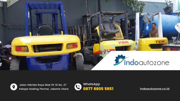 Banner promosi penjualan forklift bekas berkualitas tinggi dengan harga terjangkau di Indo Autozone.
